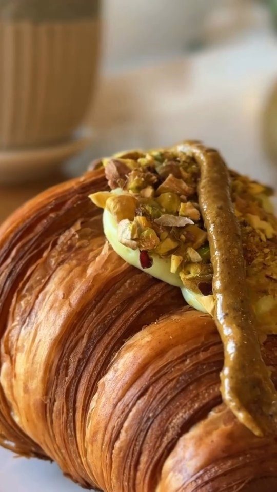 Croissant de pistacho de Lucca, laminado y relleno
